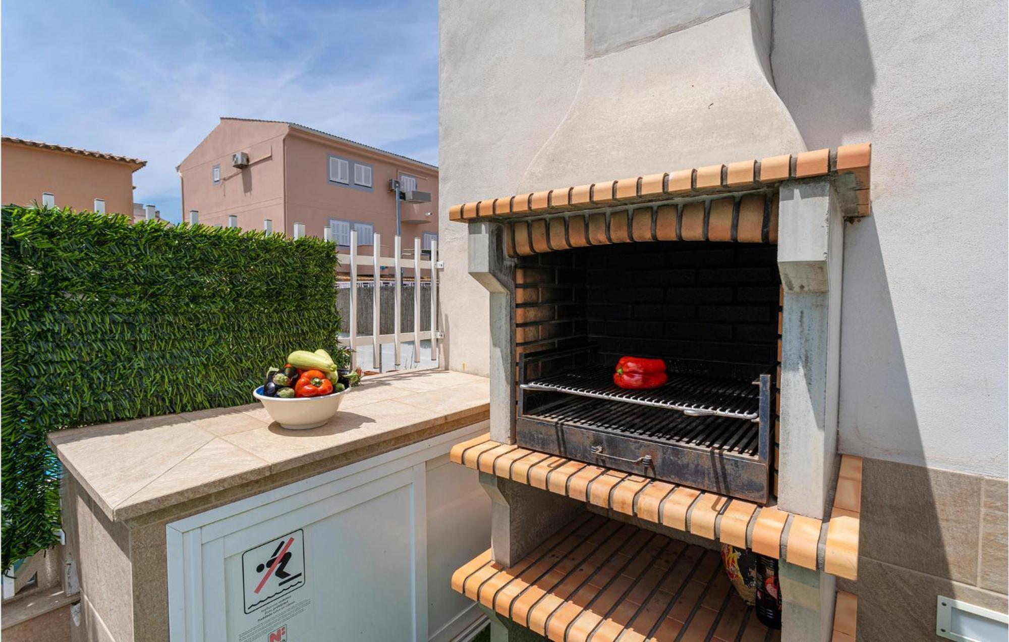 4 Bedroom Beautiful Home In Alcudia Port de Alcudia  Bagian luar foto